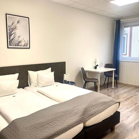 Vecsesi Rendezvenykoezpont Es Panzio B&B 외부 사진