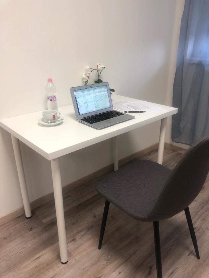 Vecsesi Rendezvenykoezpont Es Panzio B&B 외부 사진