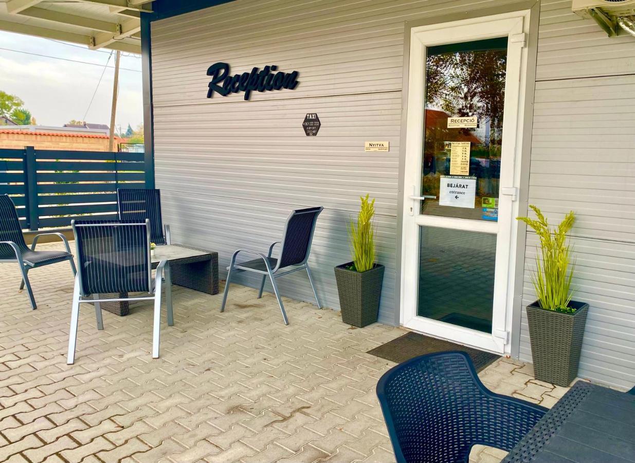 Vecsesi Rendezvenykoezpont Es Panzio B&B 외부 사진
