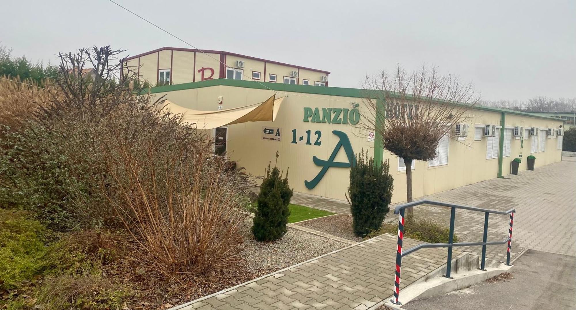 Vecsesi Rendezvenykoezpont Es Panzio B&B 외부 사진