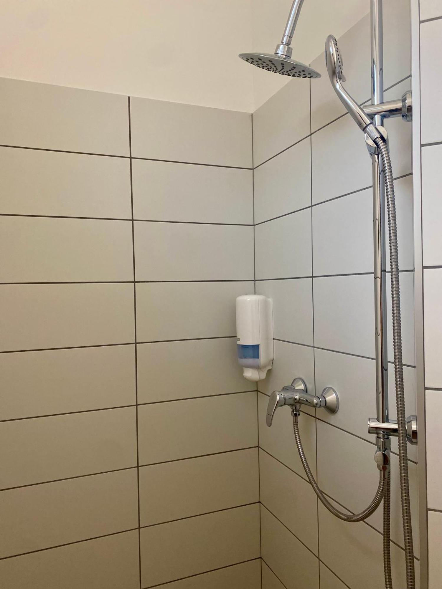 Vecsesi Rendezvenykoezpont Es Panzio B&B 외부 사진
