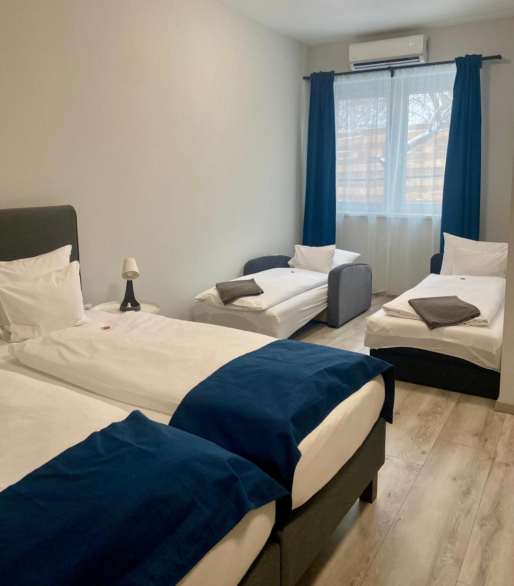 Vecsesi Rendezvenykoezpont Es Panzio B&B 외부 사진